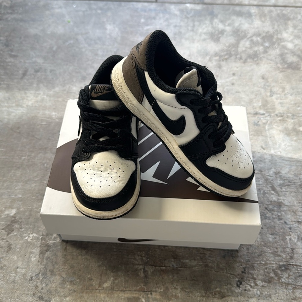 Jordan 1 Low Mocha 9C